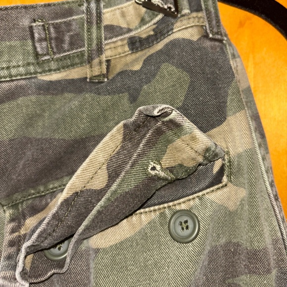 BRANDY MELVILLE CAMO PANT - Picture 7 of 7